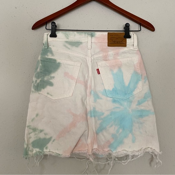 Levi’s Tie Dye Distressed Denim Skirt - Picture 2 of 5